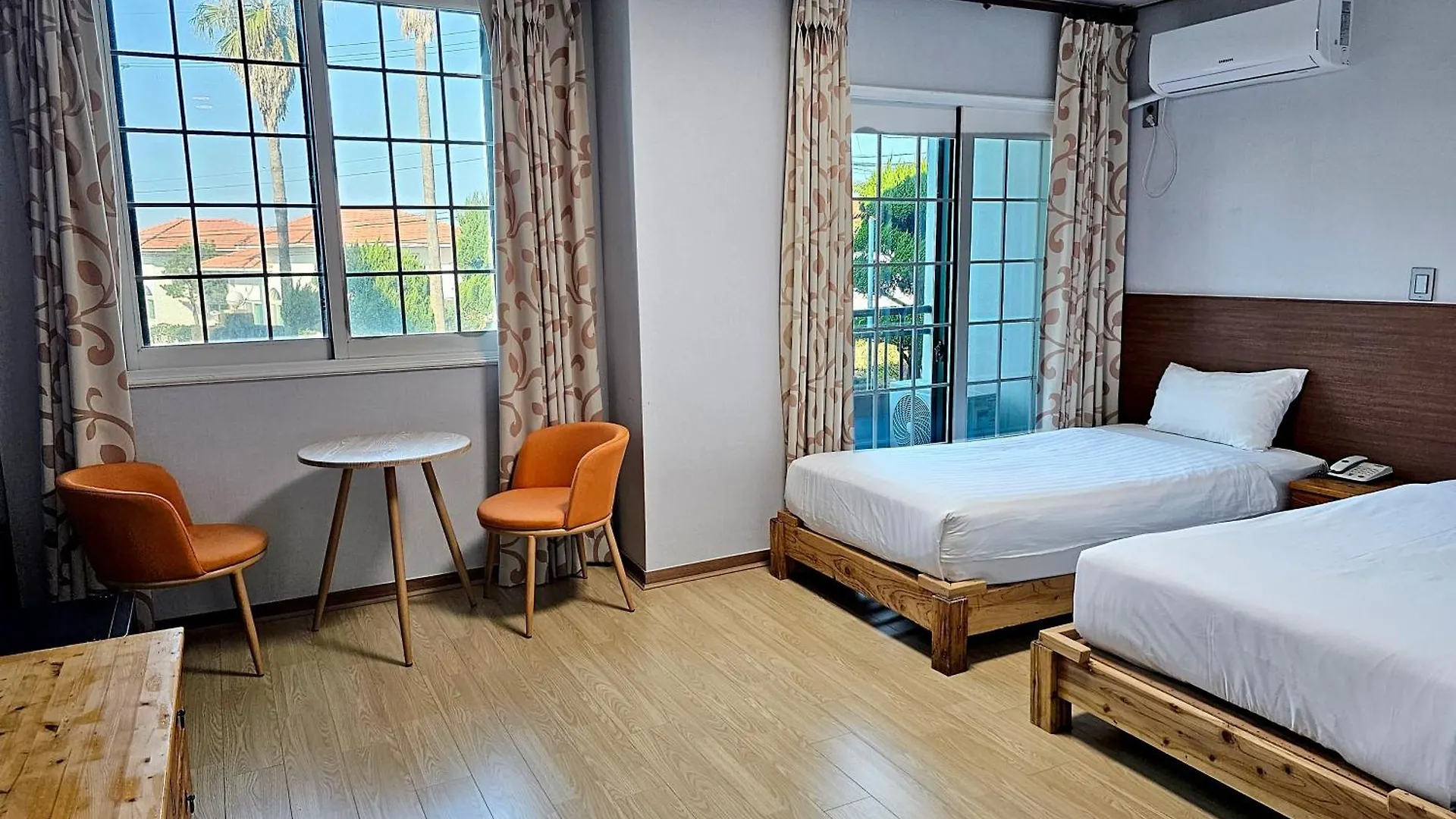 Sea Cliff Hotel Jeju 3*,  Güney Kore